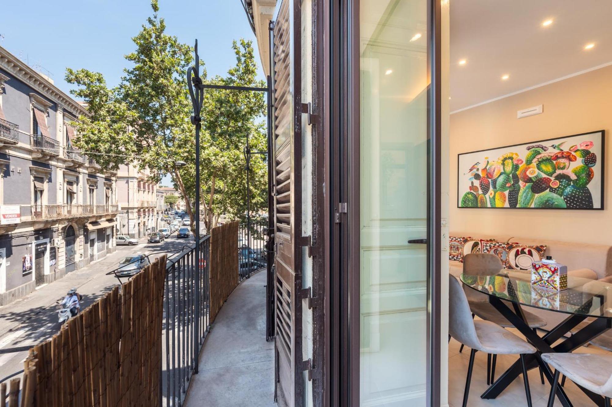 Terra Dell'Etna Apartment คาตาเนีย ภายนอก รูปภาพ