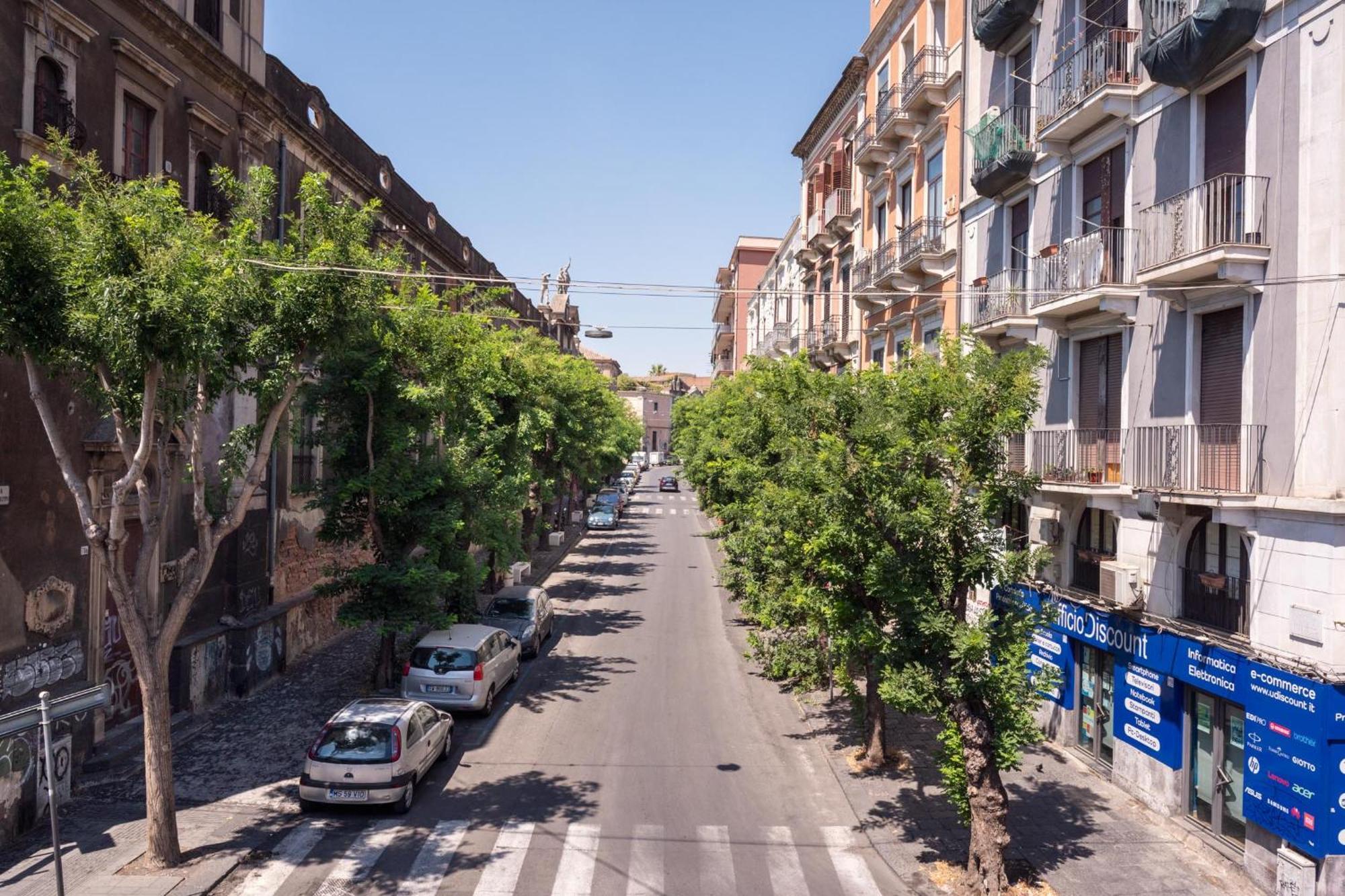 Terra Dell'Etna Apartment คาตาเนีย ภายนอก รูปภาพ