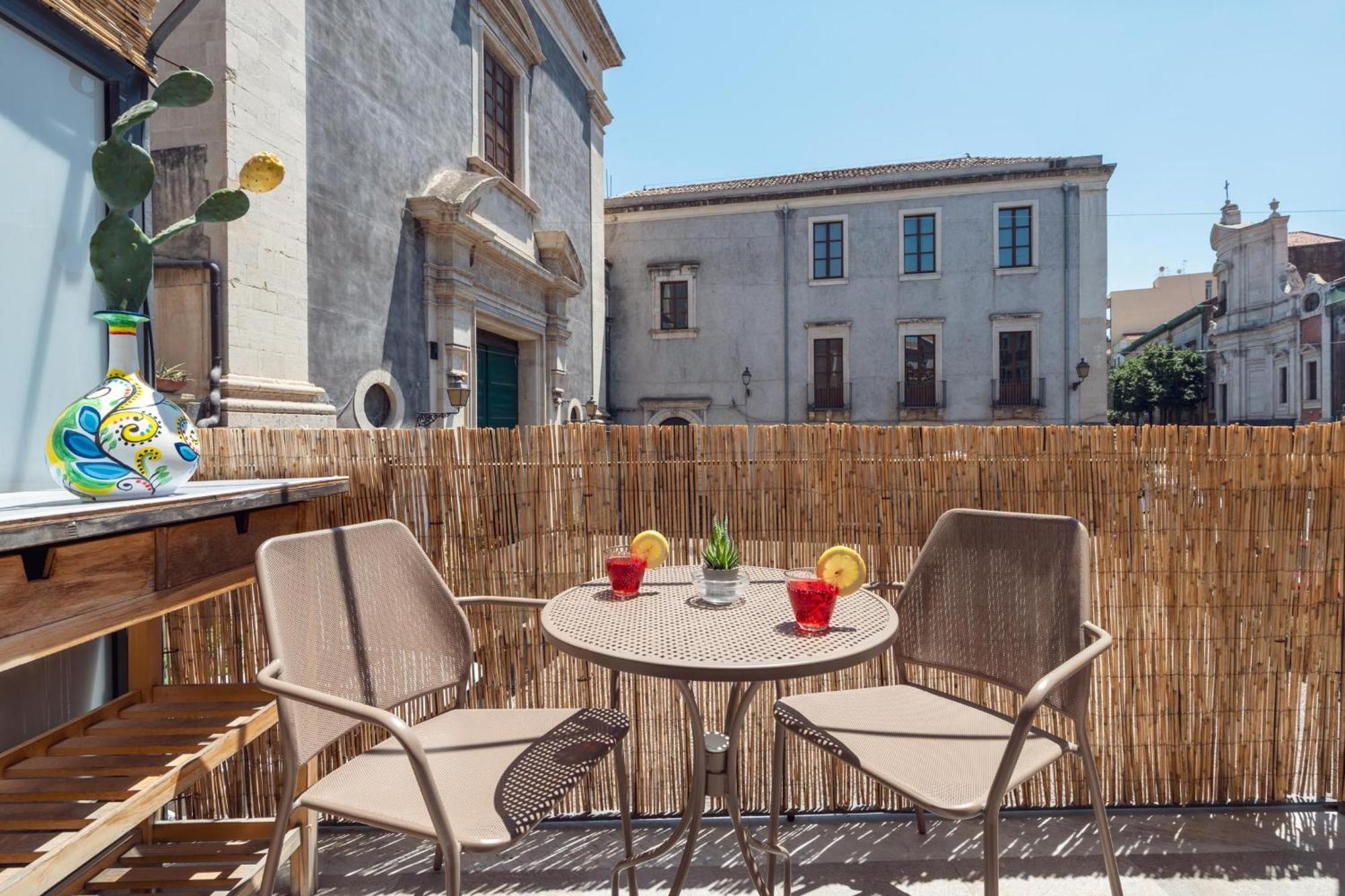 Terra Dell'Etna Apartment คาตาเนีย ภายนอก รูปภาพ